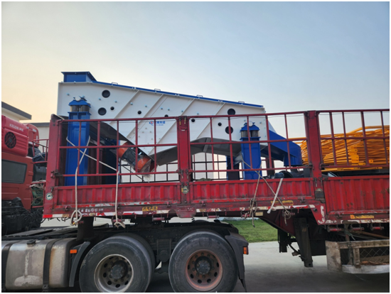 直線(xiàn)篩、方形搖擺篩發(fā)貨